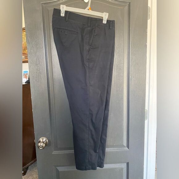 Under Armour Black Chinos with Elastic Waistband - Picture 1 of 3